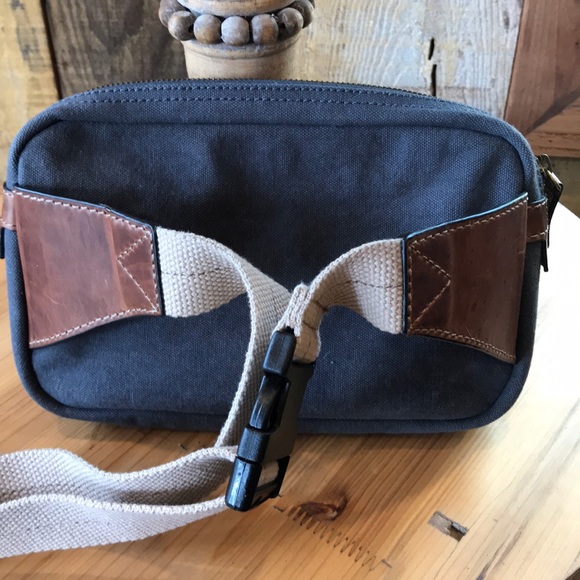 ✨SOLD✨FRYE BELT BAG - Picture 4 of 9